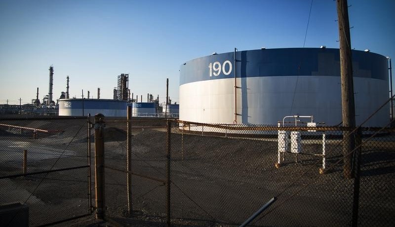 إرتفاع مخزونات النفط الأمريكية 2.6 مليون برميل الأسبوع الماضي