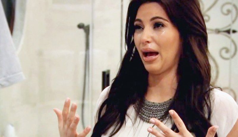 كيم كارديشيان تودّع صور السّيلفي للأبد.. وهذا ماحدث لوجهها