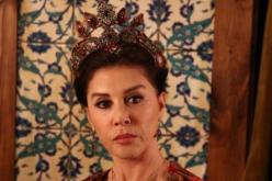 التركية نبهات جهري المشهورة بالسلطانة الأم تعلن إعتزالها