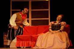 الجمهور الباتني يصفق لمسرحية نساء المدينة