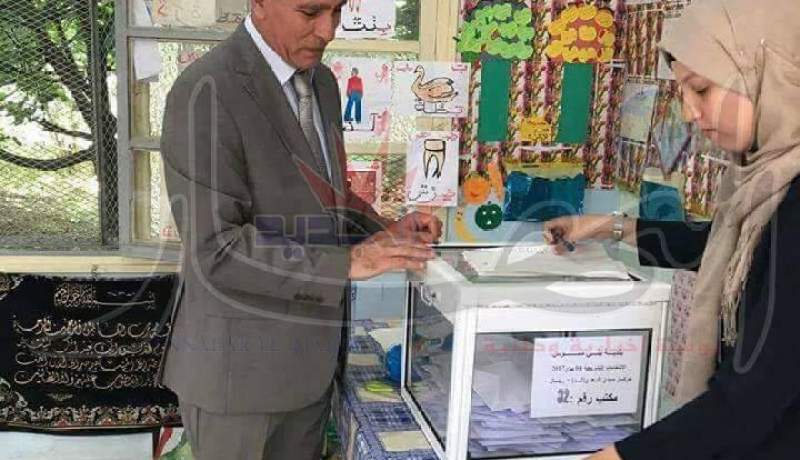 المسؤول عن أمن بوتفليقة يظهر لأول مرة بعد تنحيته من منصبه