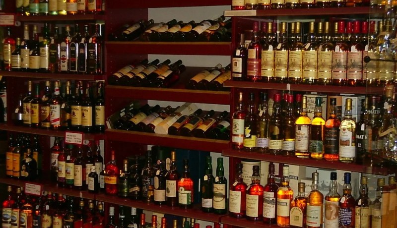 بن يونس     بن بادة اعطى890 من الموافقات لبيع المشروبات الكحولية بالجملة