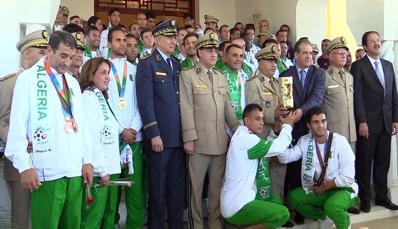 عسكر الجزائر يعودون ويحضـون باستقبال الأبطال