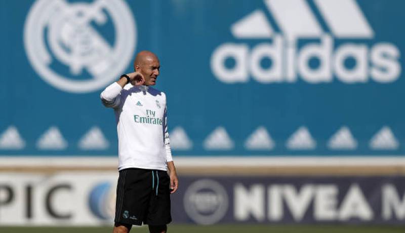 بالفيديو .. هدف خرافي لزيدان في التدريبات