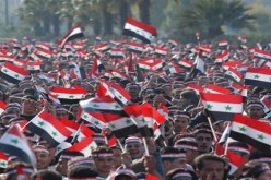 عاجل حشود كبيرة في ساحة السبع بحرات للاستفتاء على مشروع دستور سوريا الجديد