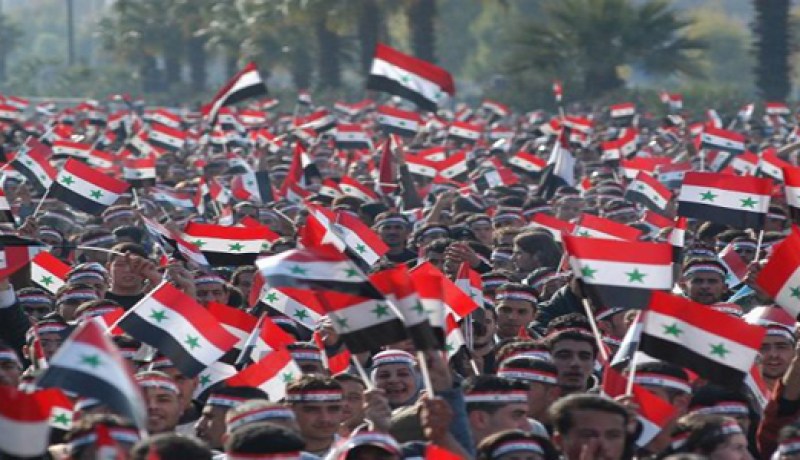 عاجل حشود كبيرة في ساحة السبع بحرات للاستفتاء على مشروع دستور سوريا الجديد