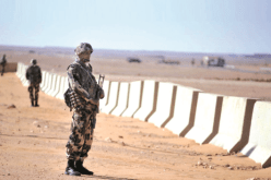 الجيش الوطني يوقف 3 مهربين ويحجز 565 غرام من المعدن الأصفر بتمنراست