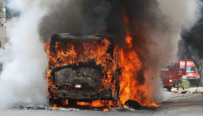 حريق يأتي على أربع حافلات للنقل الجامعي بفوكة في تيبازة