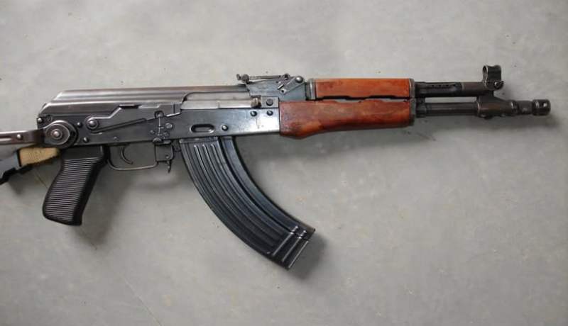 شرطي ينتحر بطلقة كلاشينكوف في الرأس بغردابة