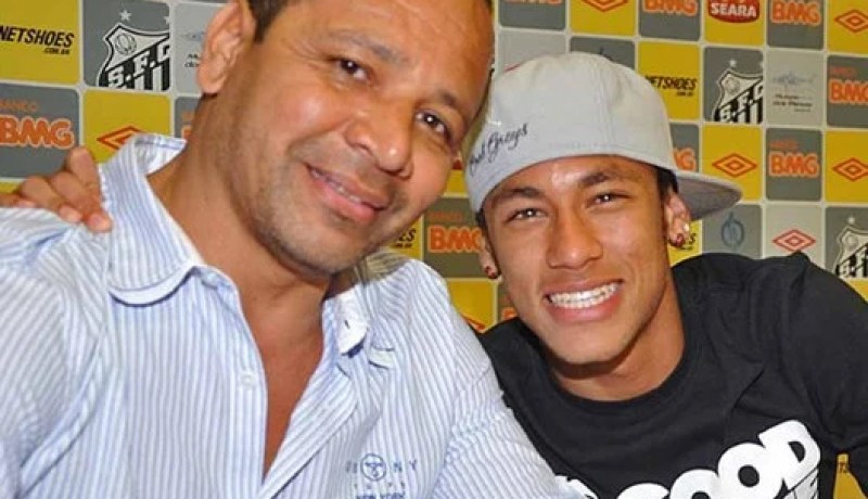 والد نيمار يفجر مفاجأة جديدة