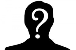 ممثل تركي شهير يتعرض لإصابة كبيرة بسبب “عضة كلب”