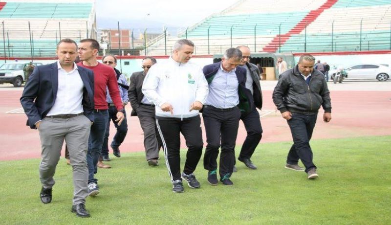 ألكاراز يعاين أرضية ملعب البليدة قبل مواجهة غينيا