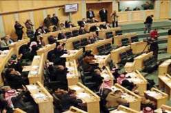 نائب أردني يعتدي على زميله بالضرب ويقذفه بحذائه