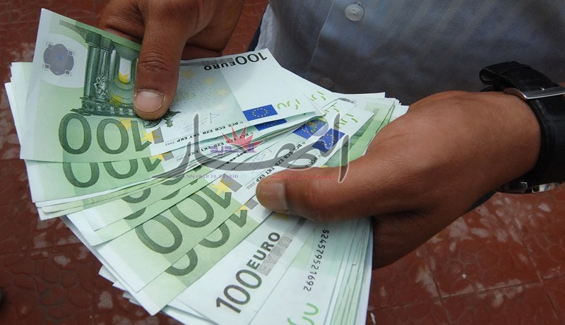 السّماح للمسافرين نحو الخارج بحمل 7500 أورو