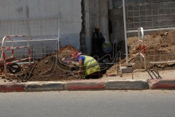 خلّص   قبل ما تحفر الطرقات العمومية