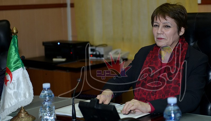بن غبريت تنتقم من المضربين بخصم نقاط المردودية