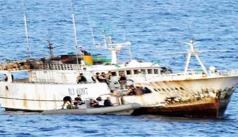 قراصنة صوماليون يختطفون سفينة إيرانية