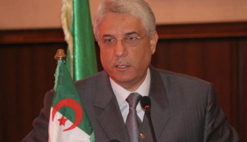 لوح يؤكد إمكانية العمل بإجراء السوار الإلكتروني كبديل عن الحبس المؤقت