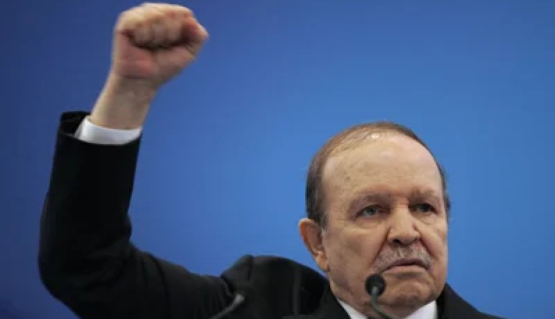 الرئيس بوتفليقة يتعهد بانه سينذر العهدة الجديدة في حالة فوزه لحماية البلاد من التحرشات الداخلية و الخارجية