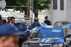 أحمد أويحيى يغادر محكمة سيدي امحمد بعد الاستماع إلى أقواله