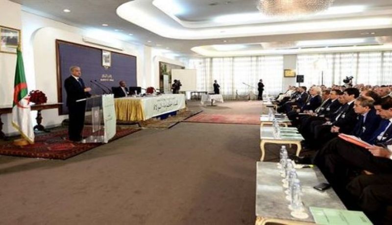 سلال يؤكد على دور المنتخبين المحليين في مسار التنمية الاقتصادية