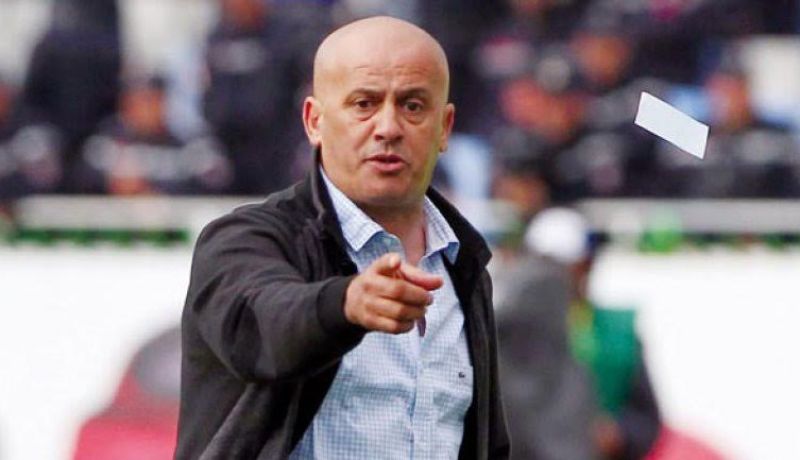 إنذار وغرامة مالية لعمر غريب وإحالته على لجنة أخلاقيات الرياضة