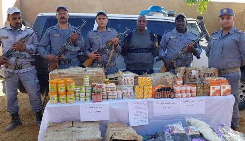 جمارك عين قزام يحجزون 818 علبة مواد تجميل