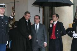 هولاند يعلن عن تقديم مساعدات بقيمة مليار يورو لتونس على 5 سنوات