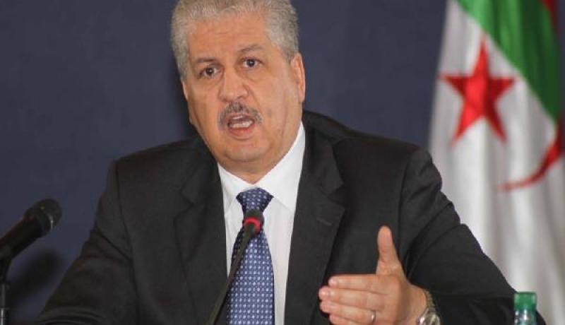 سلال يشدد على مواصلة الجهود لتسوية وضعية البنايات الفوضوية ومنح رخص البناء للمواطنين