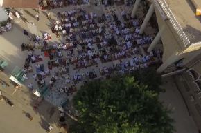 أجواء صلاة العيد .. نظرة من السماء