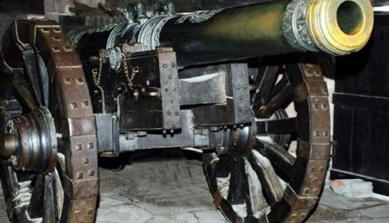 العثور على مدفعين حربيين اثناء اشغال توسعة ميناء سيدي يوشع في تلمسان يعودان للحرب العالمية الثانية