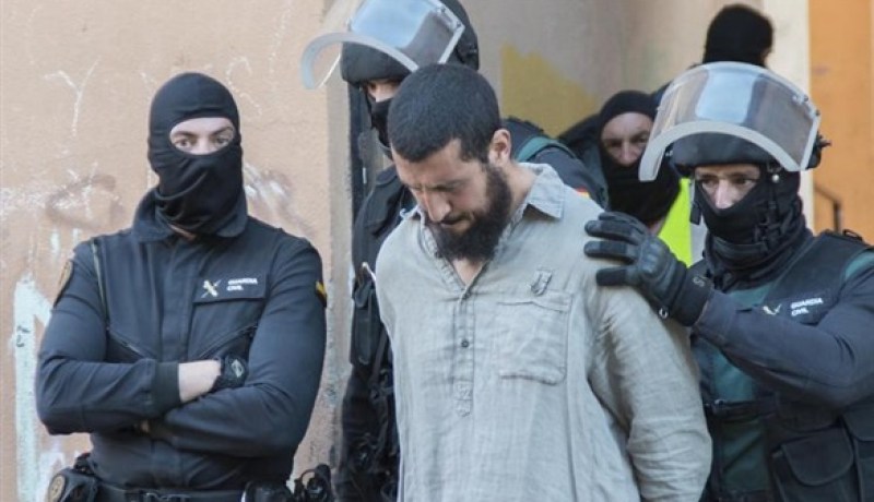 الشرطة الإسبانية تعتقل رجلا وإمرأة بتهمة الانتماء لتنظيم داعش