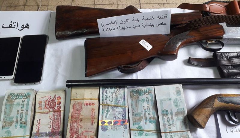 بالصور.. الأمن يحجز أسلحة وخراطيش ويضبط كمية من الكيف المعالج بدوار الديس في باتنة