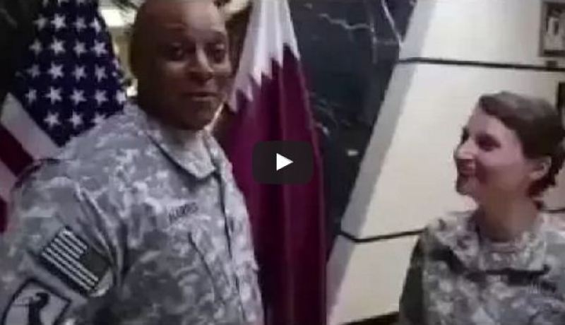 بالفيديو.. جنود أمريكيين يسخرون من العلم القطري