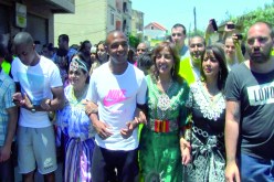 عزازقة تستقبل براهيمي بالوعـدة واللاعب يرد بالتبرعـات لدشرة والدته