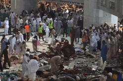 بالفيديو  سقوط رافعة في الحرم وأنباء عن وفيات
