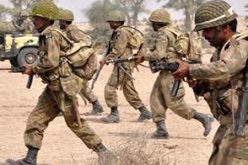 قوات الأمن الباكستاني تعتقل أكثر من مائة شخص وتصادر مصنعا للمتفجرات في كراتشي