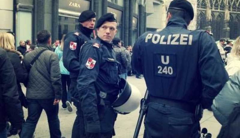 اعتقال شخصين في النمسا يشتبه في علاقتهما مع هجمات باريس