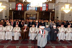 صلوات بالجامع الأموي والكنيسة المريمية ترحماً على ضحايا التفجيرفي سوريا