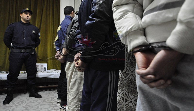 إمرأة تقود شبكة مختصة في السرقة وترويج المخدرات بالدرارية في العاصمة