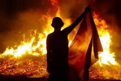 غاضبون يحرقون 7 أشخاص بعد الاشتباه بممارستهم للسحر