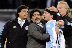 مارادونا والأرجنتيين .. نحن لا شيء بدونك.. لا ترحل ميسي