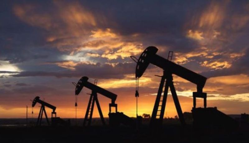 ارتفاع أسعار النفط بعد انخفاض مخزونات الولايات المتحدة