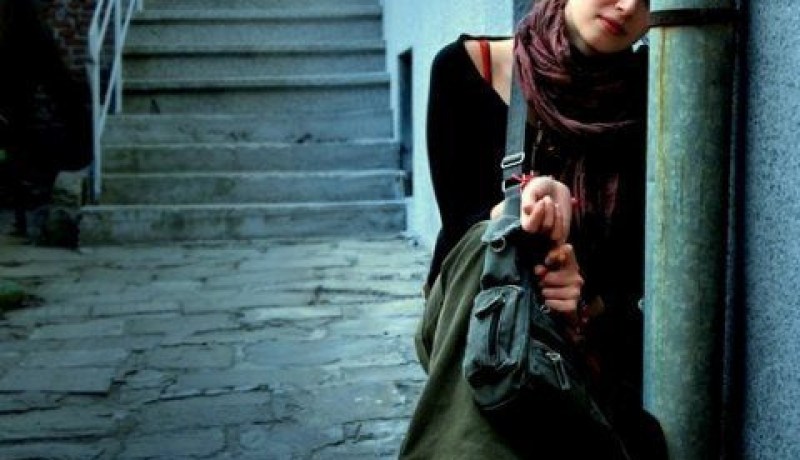 لأن والدي فضّل توفير المال ظلت حاجاتنا الضرورية قيد الانتظار