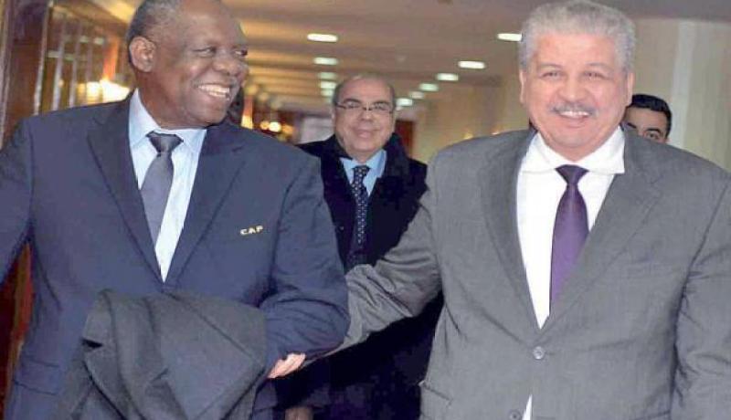 فيديو لعيسى حياتو يعتذر من سلال بعد إقصاء الجزائر من تنظيم كان 2017