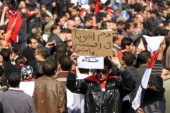 مصرع فتى مصري في مواجهات بين الشرطة ومشجعي فريق لكرة القدم في بور سعيد