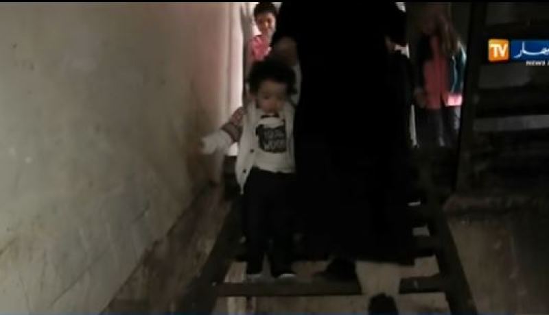 فيديو.. عائلات جزائرية تسكن عمارات الموت بالعاصمة