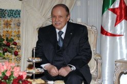 الرئيس بوتفليقة يعود إلى ارض الوطن بعد زيارة قصيرة خاصة الى فرنسا