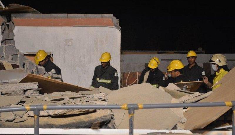 اكثر من خمسين عاملا محتجزون تحت مبنى تعرض للانهيار في السعودية