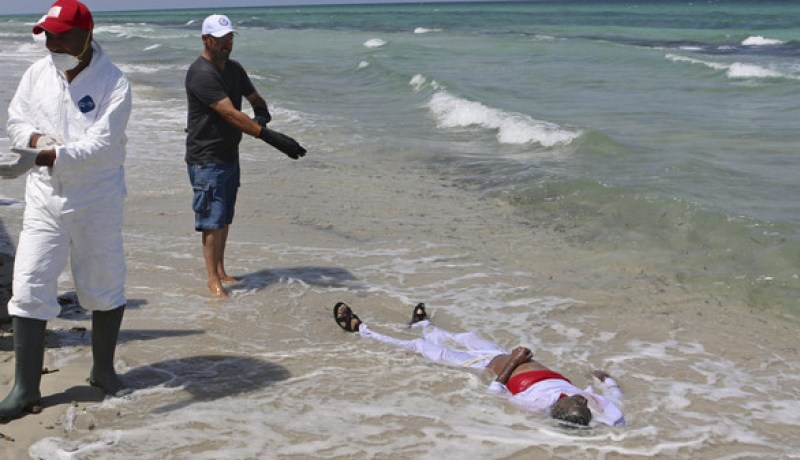 انتشال جثث 6 مهاجرين قرب سواحل طرابلس الليبية